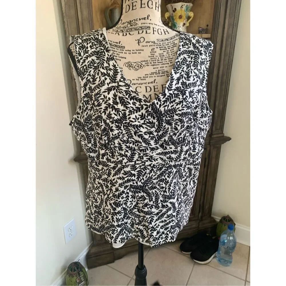 Ann Taylor Blouse V-Neck Lined Sleeveless Tank Top Lined Linen